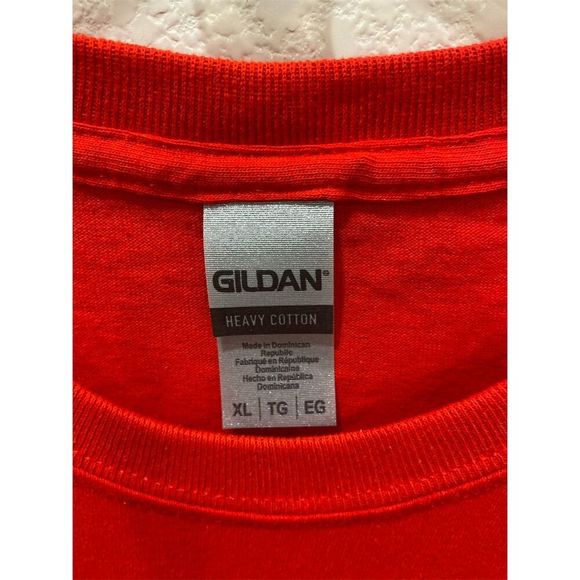 Men's XL Red T-Shirt "Lonely World" Embroidered Graphic Casual Top NWOT - Picture 3 of 3